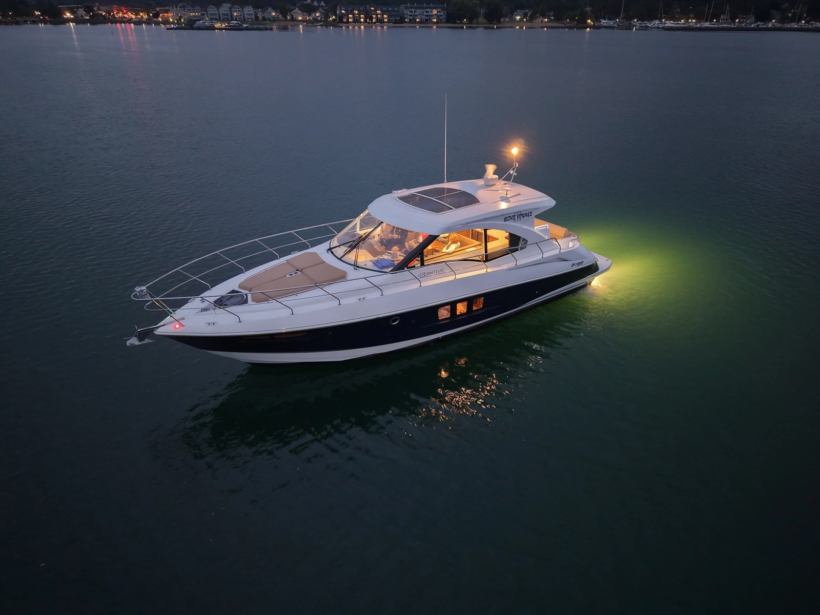 2013 Cruisers Yachts 45 Cantius