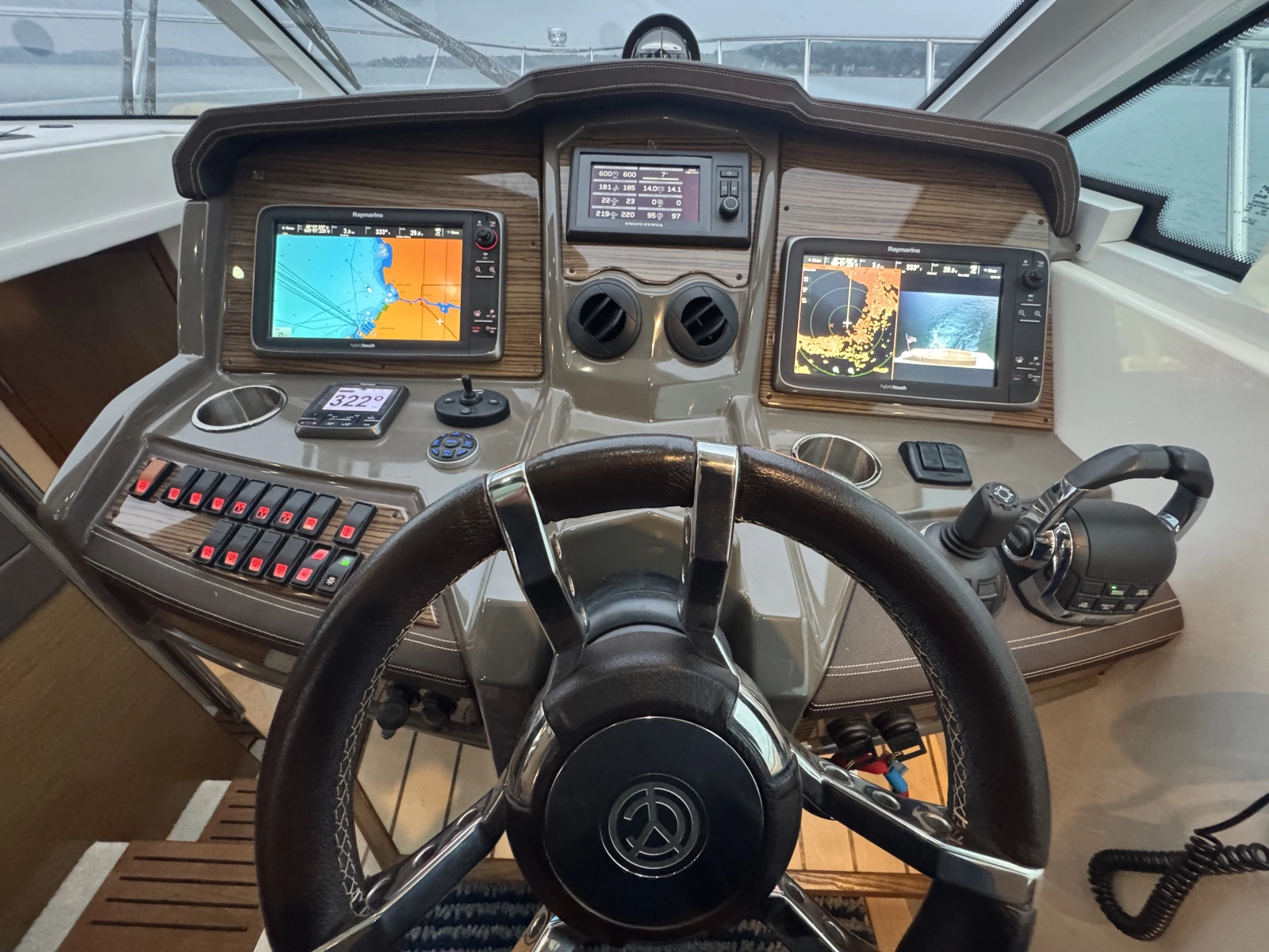 2013 Cruisers Yachts 45 Cantius