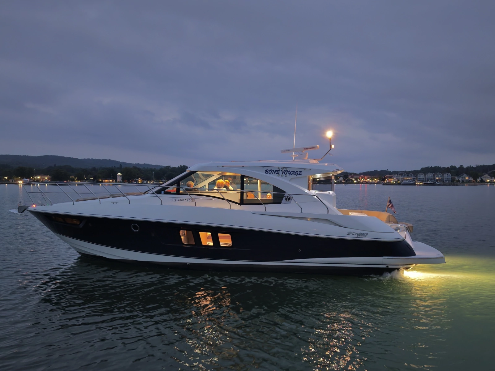 2013 Cruisers Yachts 45 Cantius