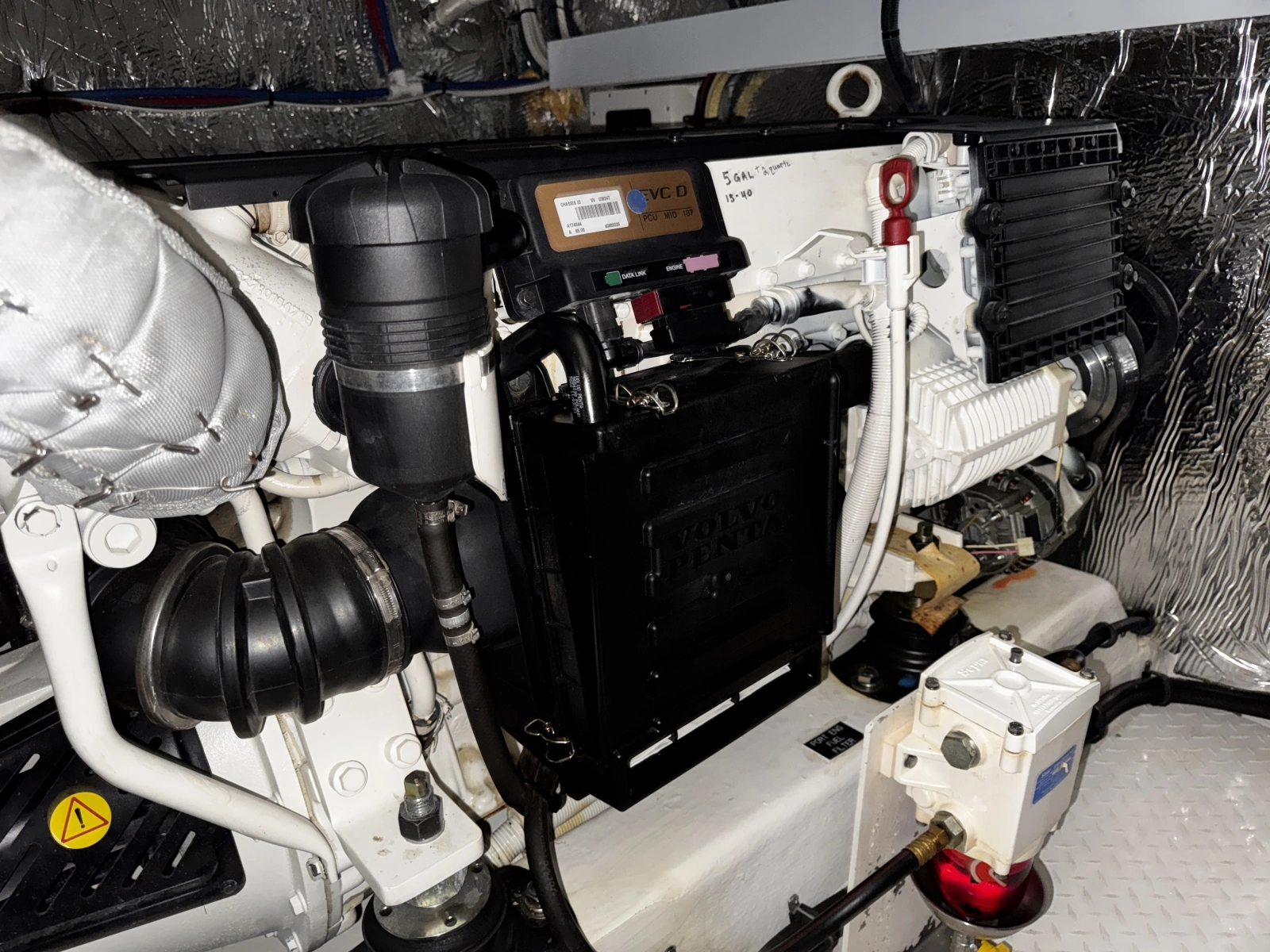 2013 Cruisers Yachts 45 Cantius