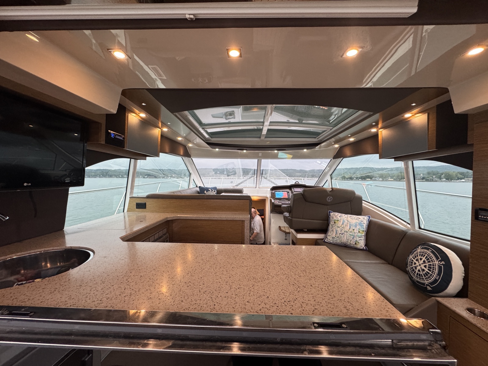 2013 Cruisers Yachts 45 Cantius