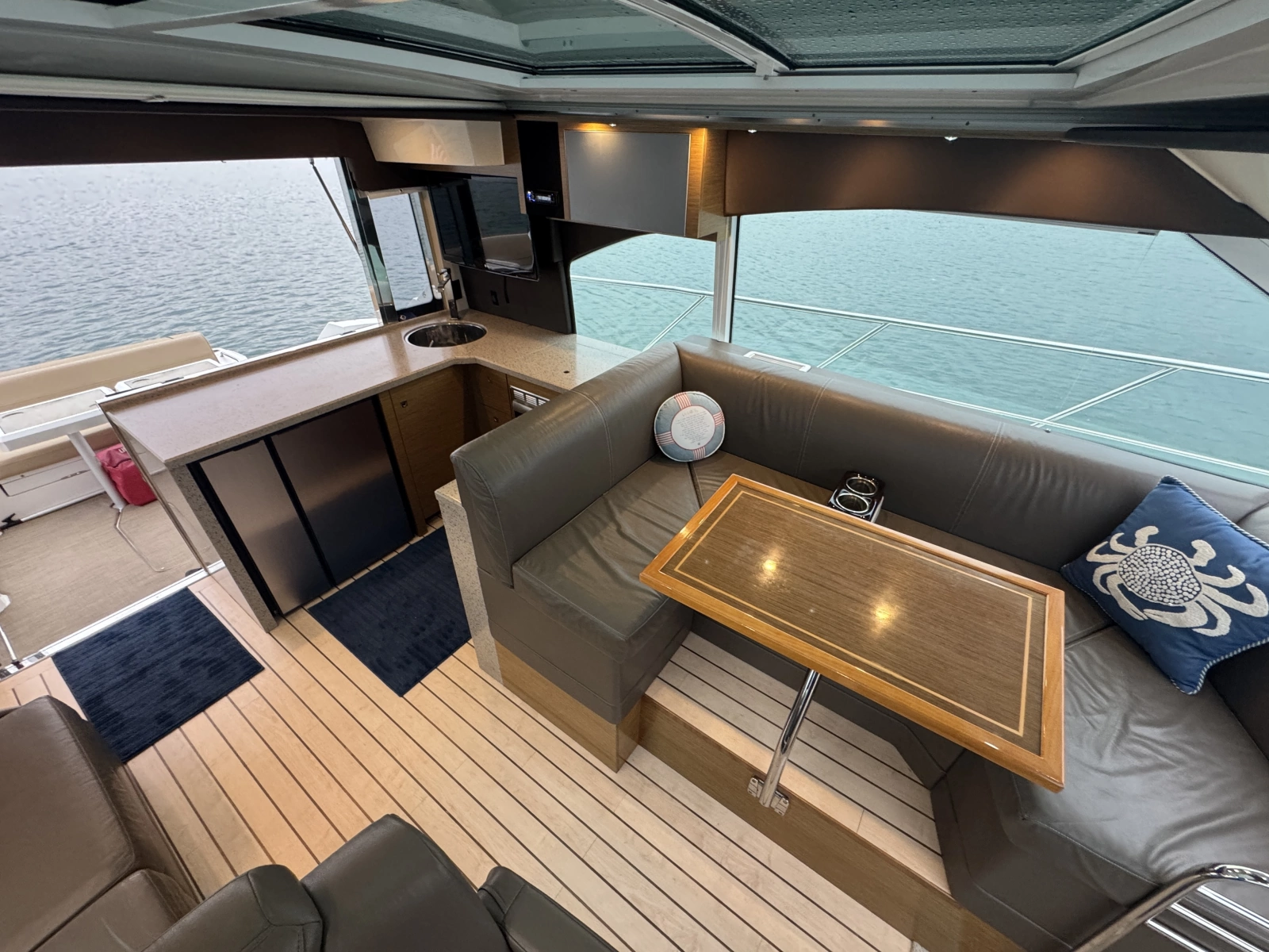 2013 Cruisers Yachts 45 Cantius