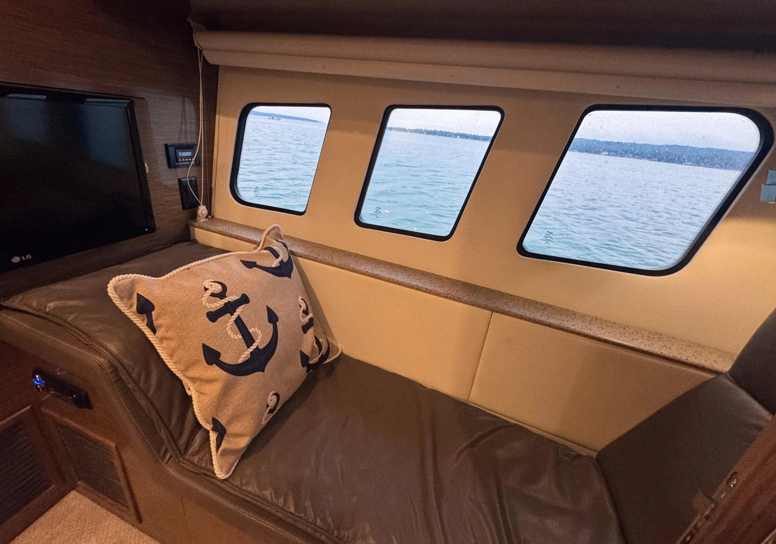 2013 Cruisers Yachts 45 Cantius