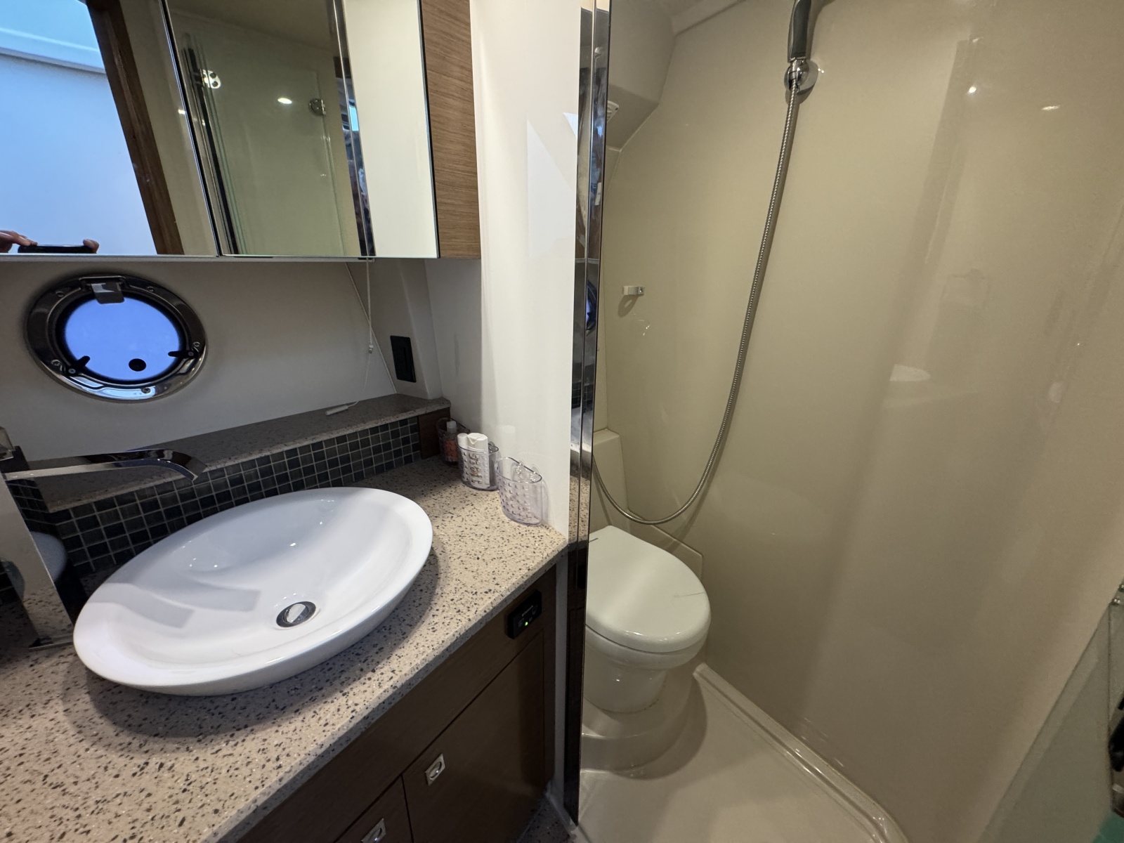 2013 Cruisers Yachts 45 Cantius