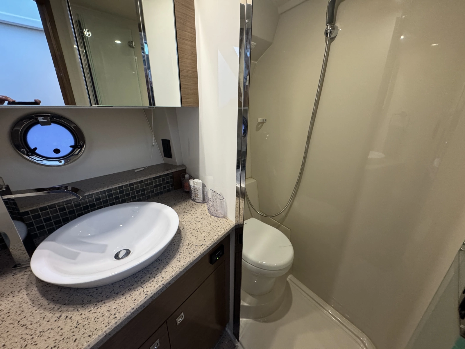 2013 Cruisers Yachts 45 Cantius