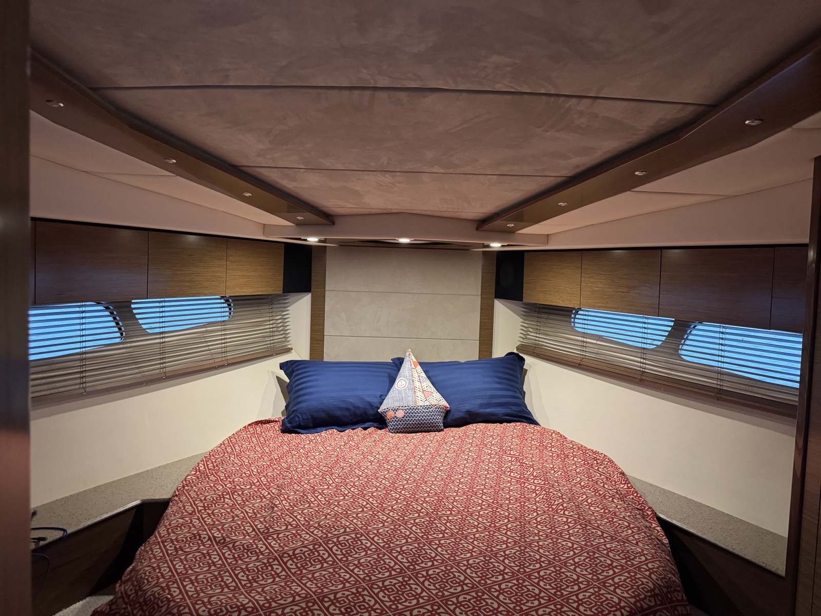 2013 Cruisers Yachts 45 Cantius