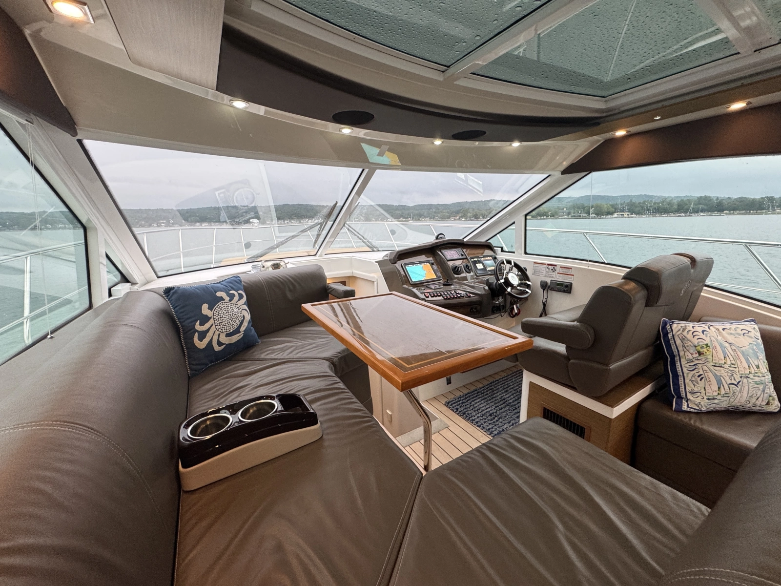 2013 Cruisers Yachts 45 Cantius