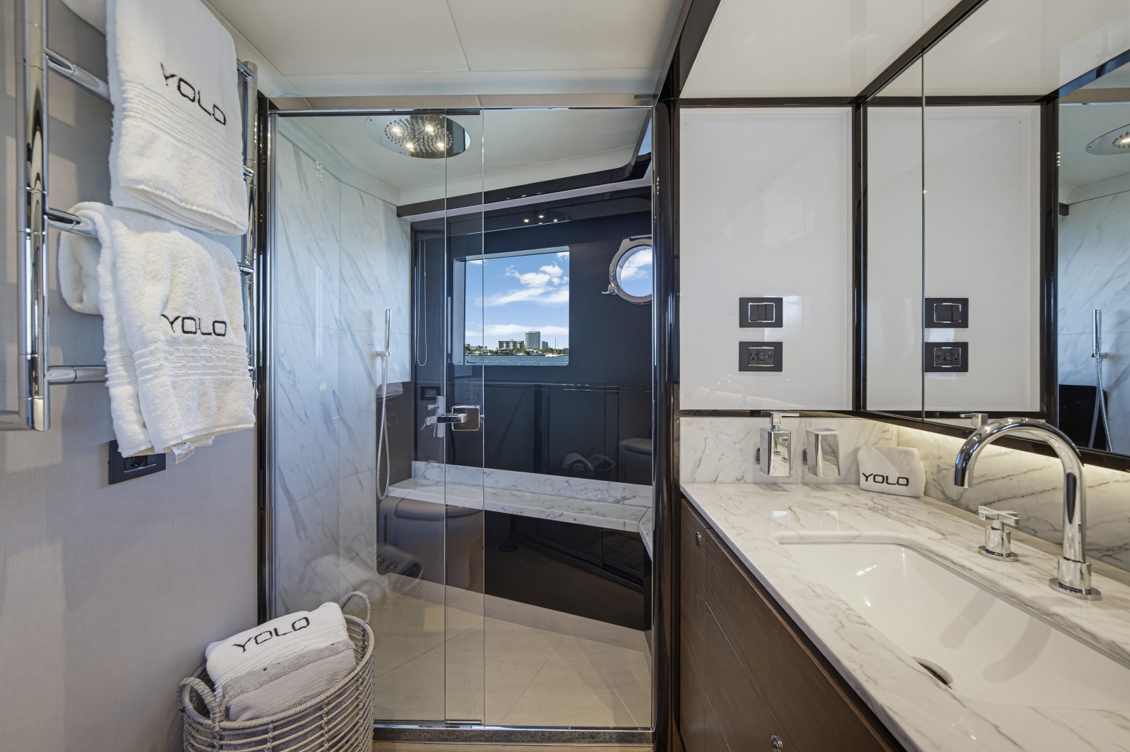 2022 Absolute Navetta 68