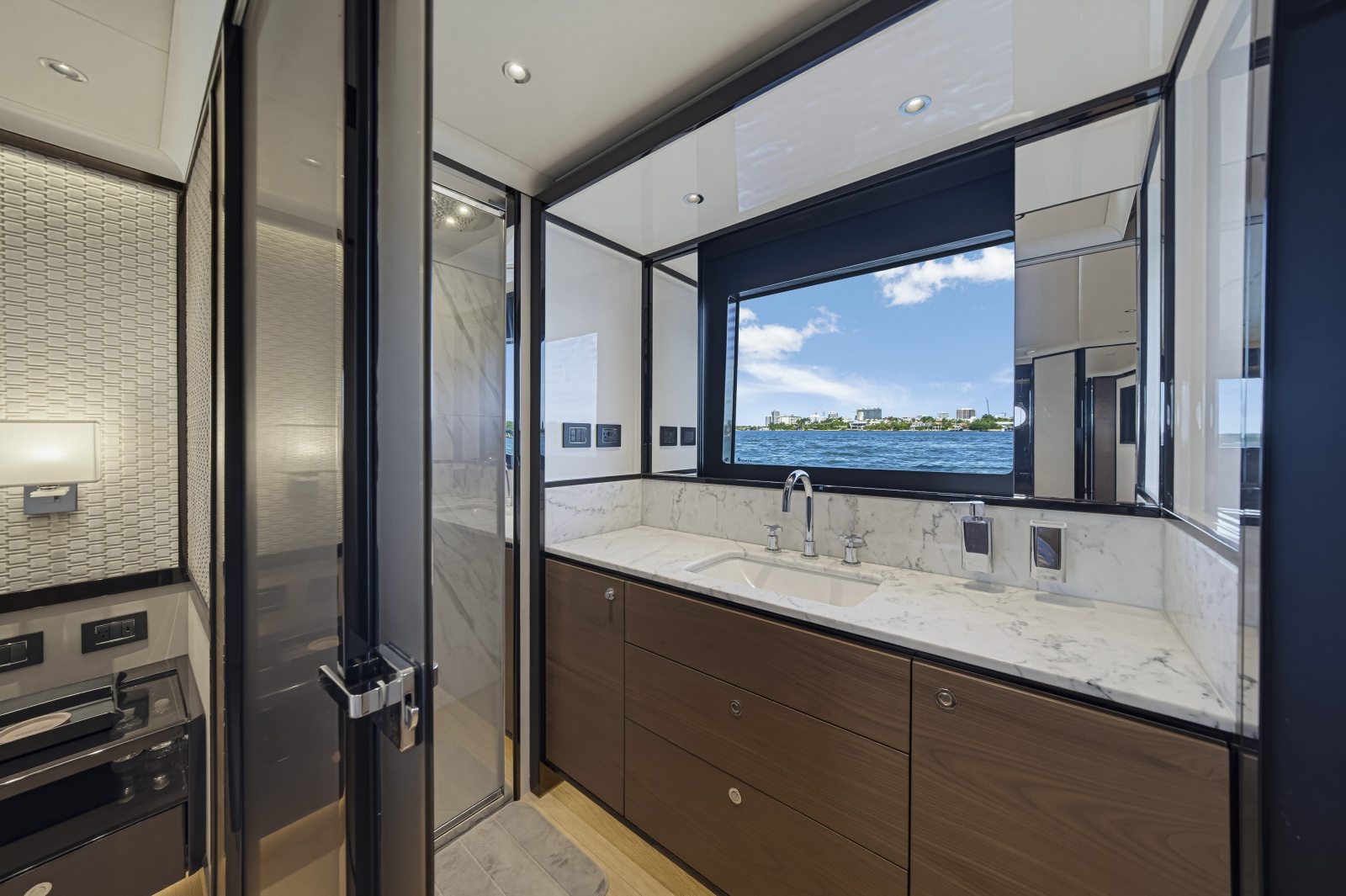 2022 Absolute Navetta 68