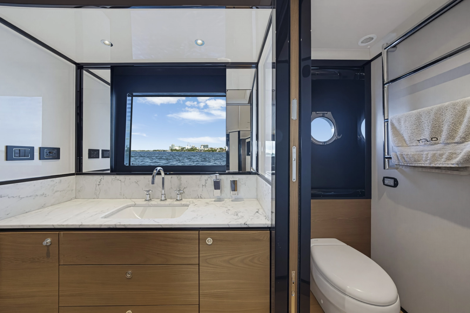 2022 Absolute Navetta 68