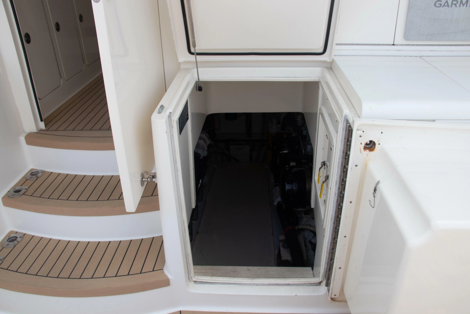 2013 Henriques 42 Express Hardtop