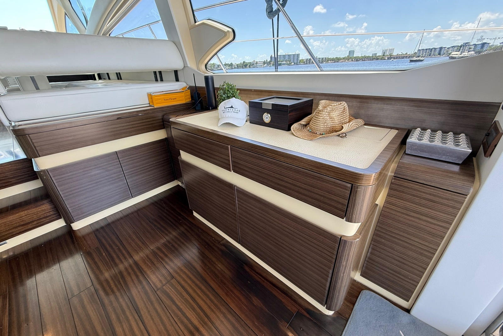 2015 Azimut 54