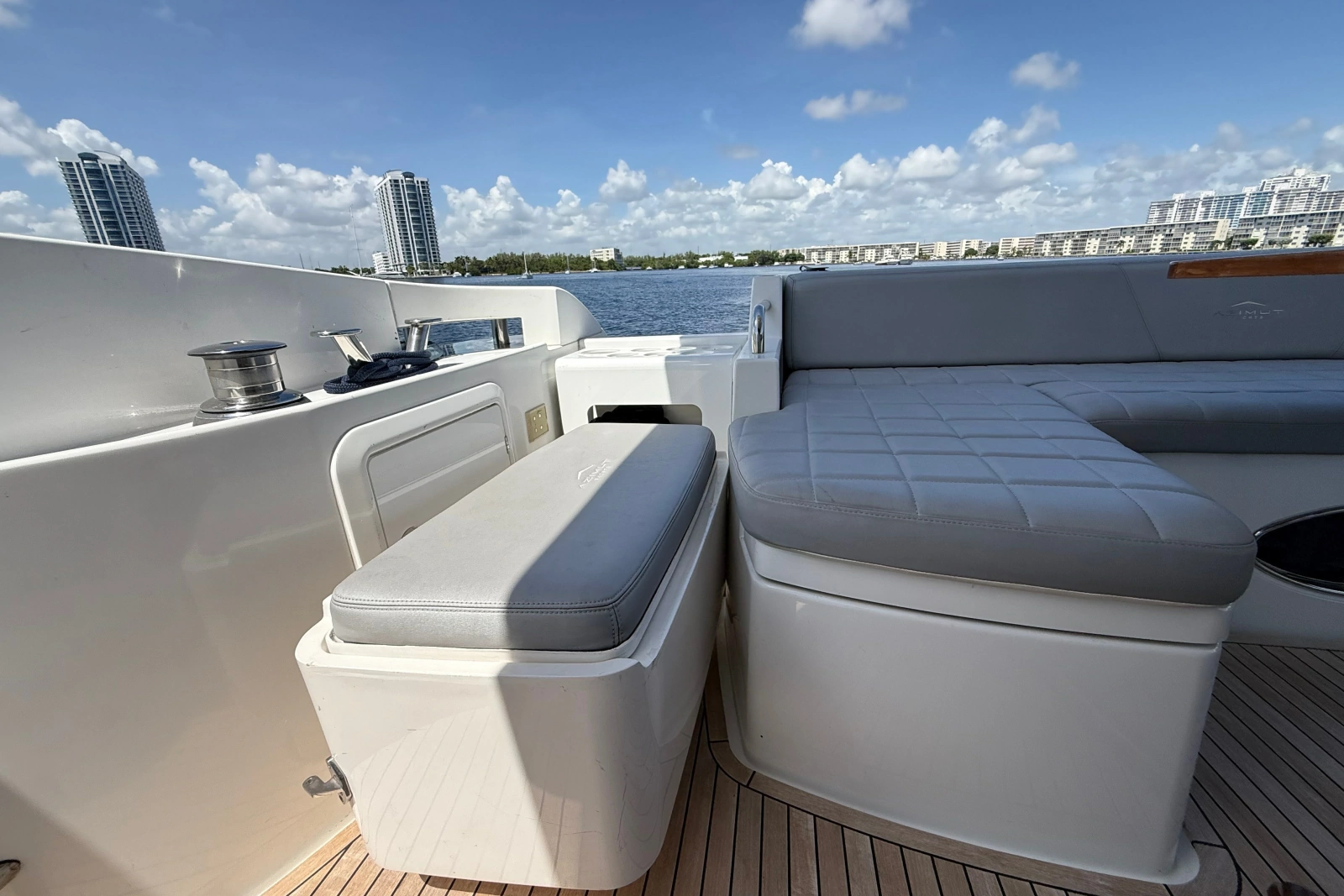 2015 Azimut 54