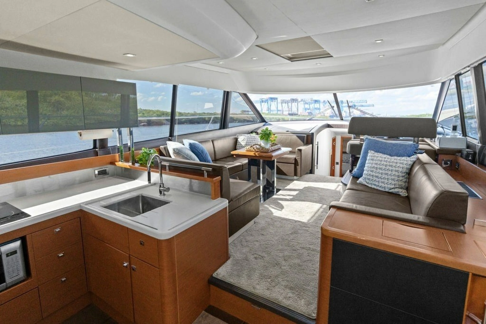 2015 Prestige 550