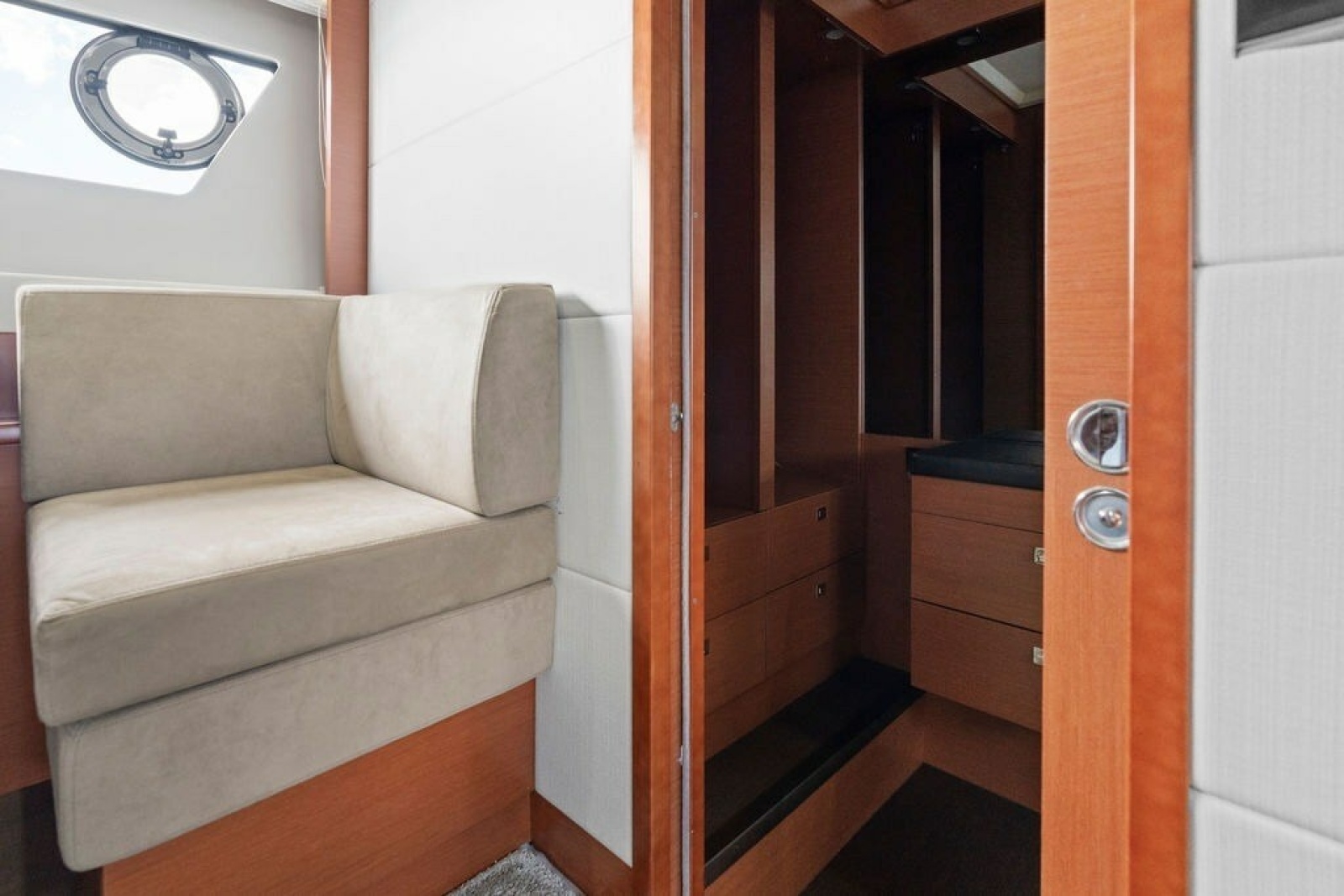 2015 Prestige 550