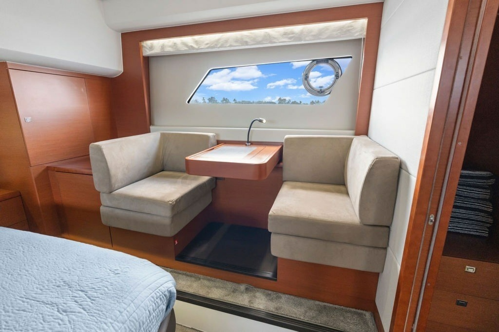 2015 Prestige 550