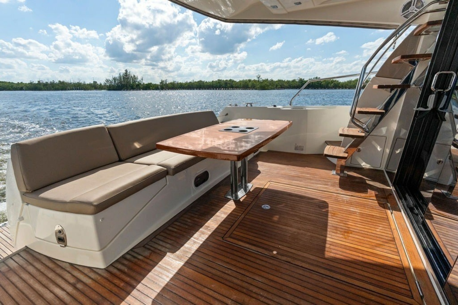2015 Prestige 550