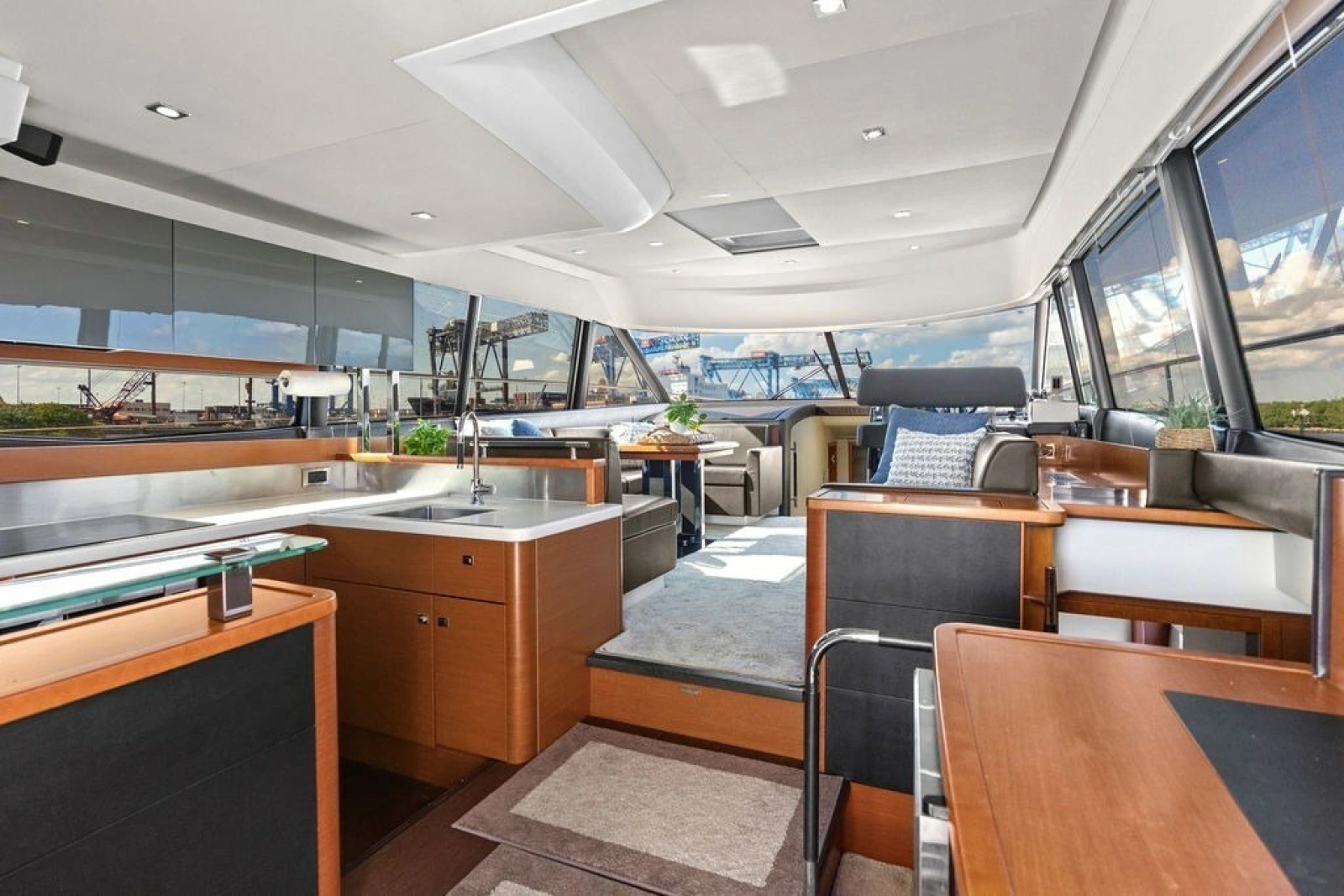 2015 Prestige 550
