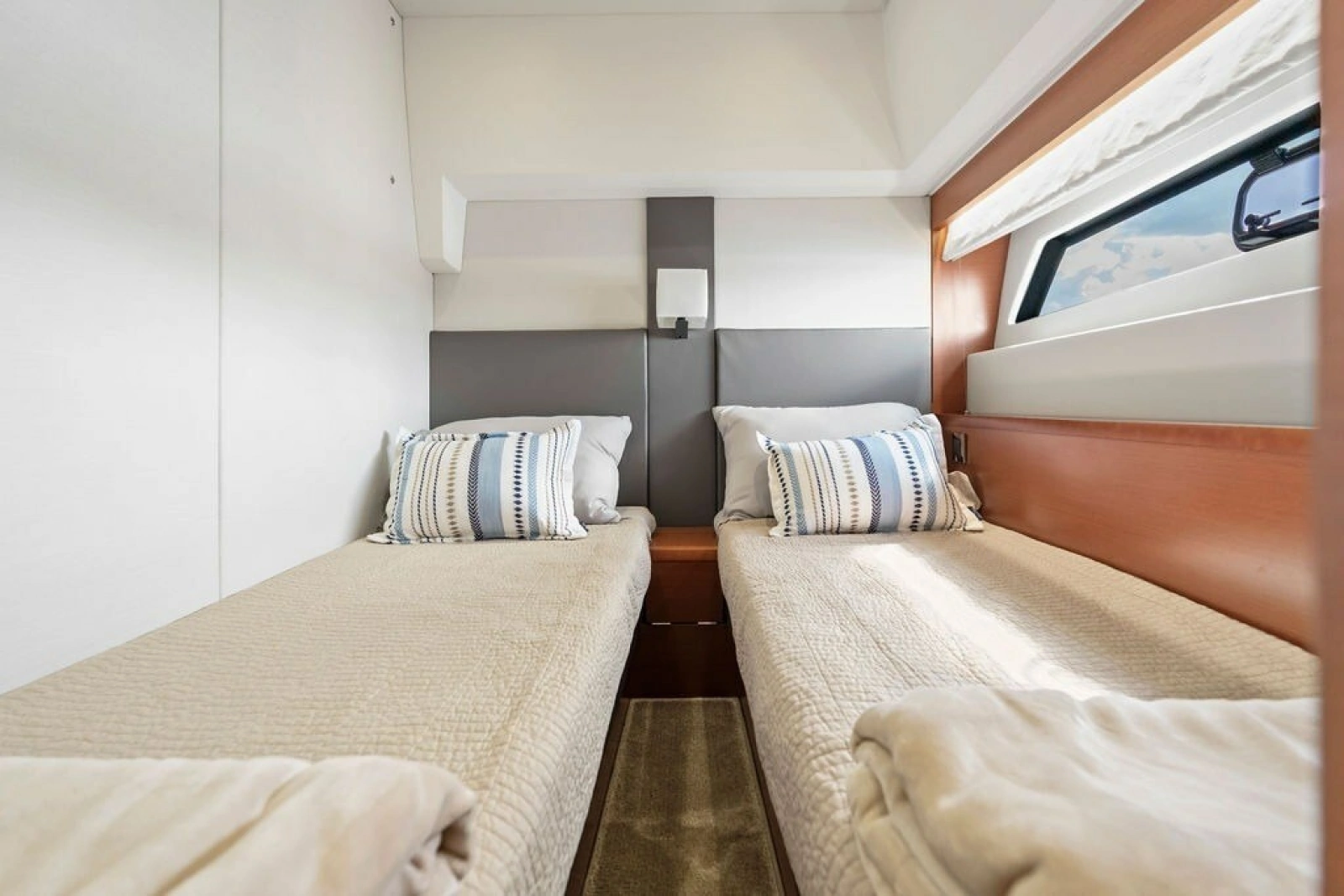 2015 Prestige 550