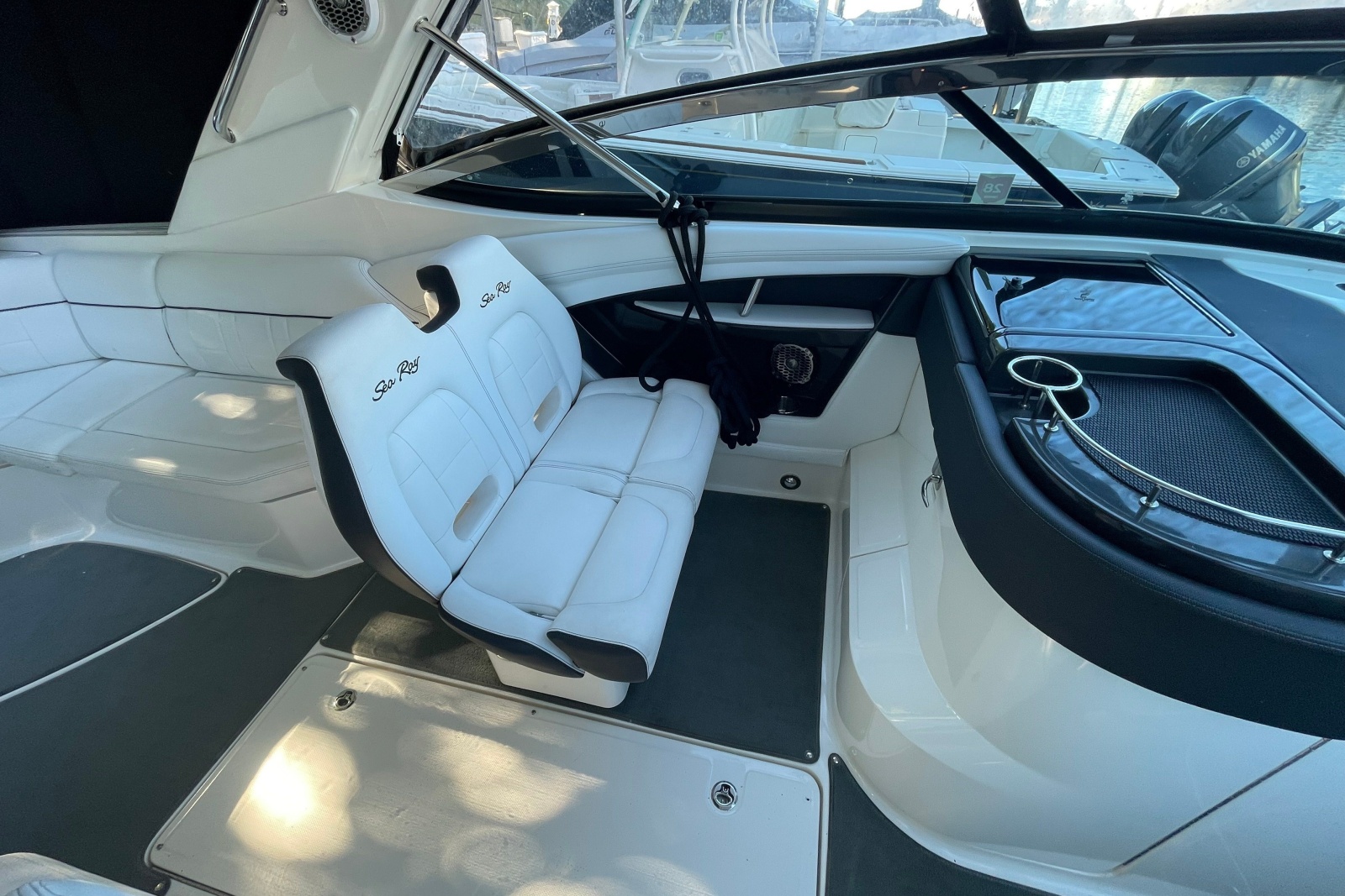 2015 Sea Ray SLX 350