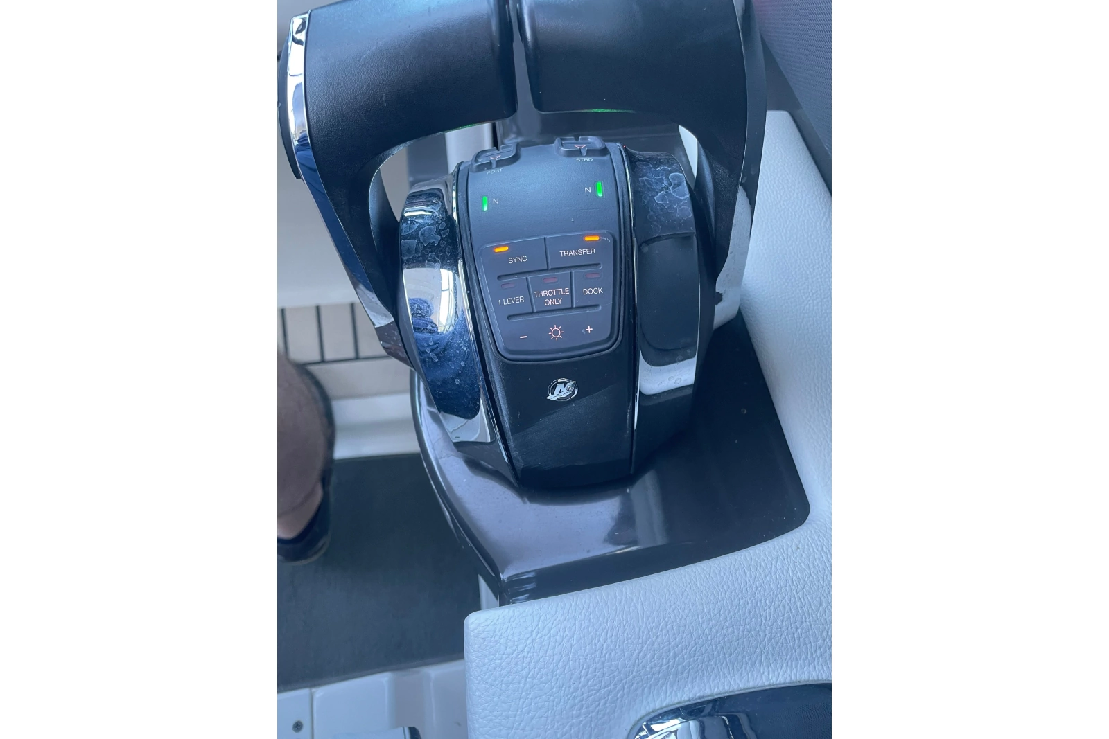 2015 Sea Ray SLX 350