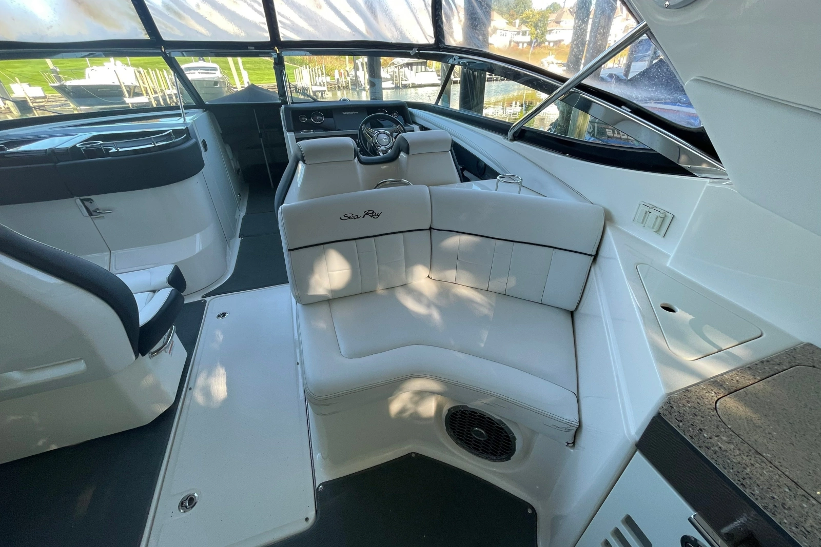 2015 Sea Ray SLX 350