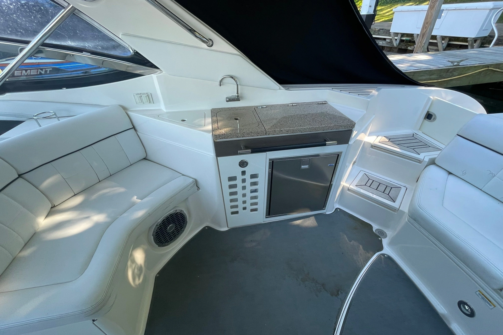 2015 Sea Ray SLX 350