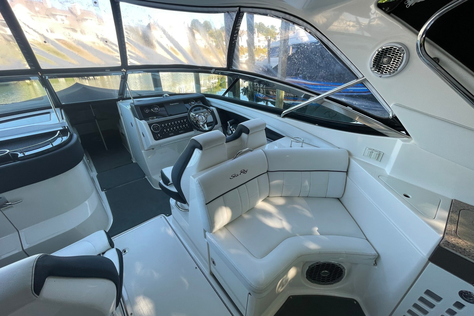 2015 Sea Ray SLX 350