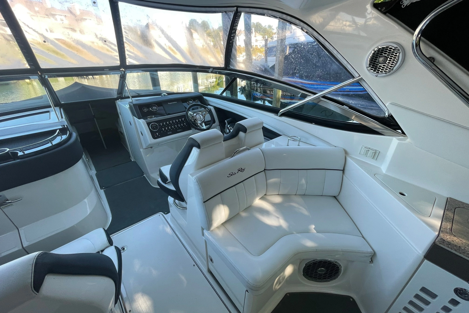 2015 Sea Ray SLX 350