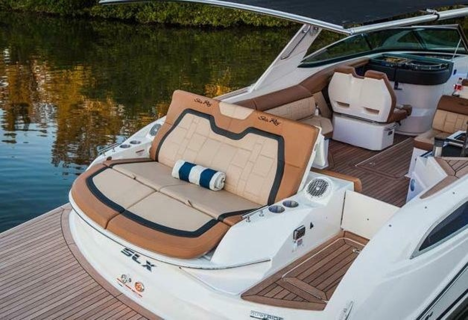 2015 Sea Ray SLX 350