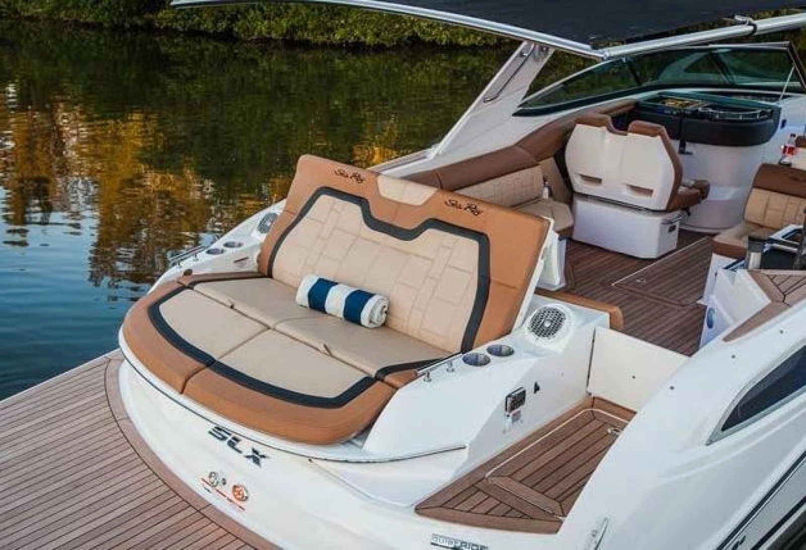 2015 Sea Ray SLX 350