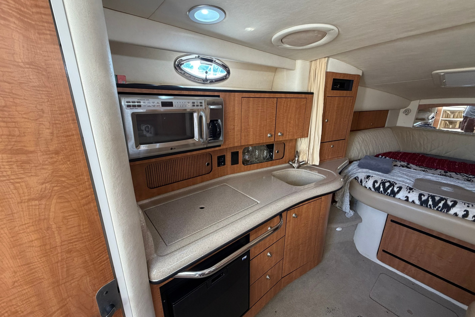 2006 Sea Ray Sundancer 320