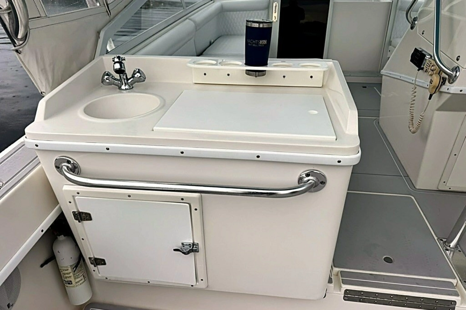 2003 Contender 35 Side Console