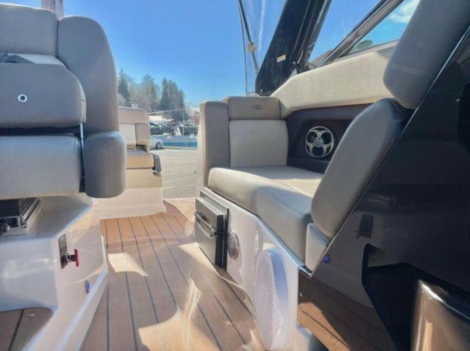 2014 Regal 28 Express