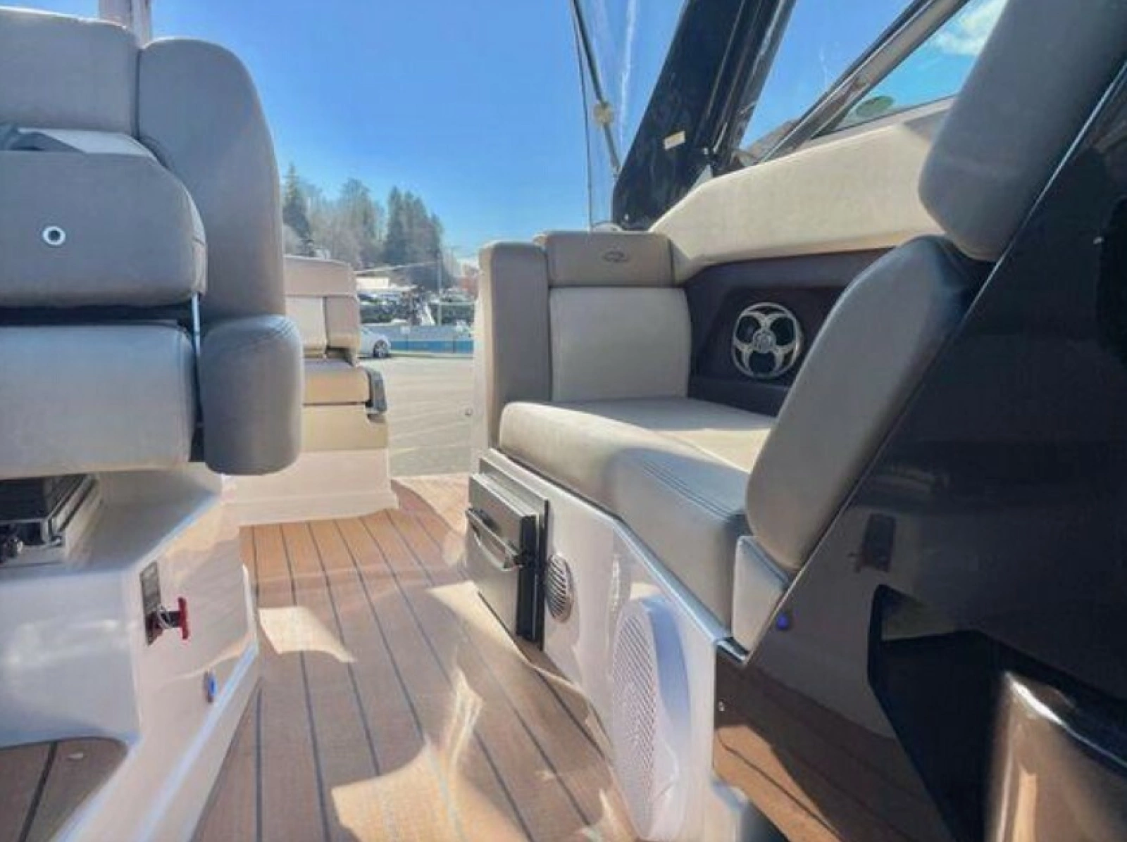 2014 Regal 28 Express