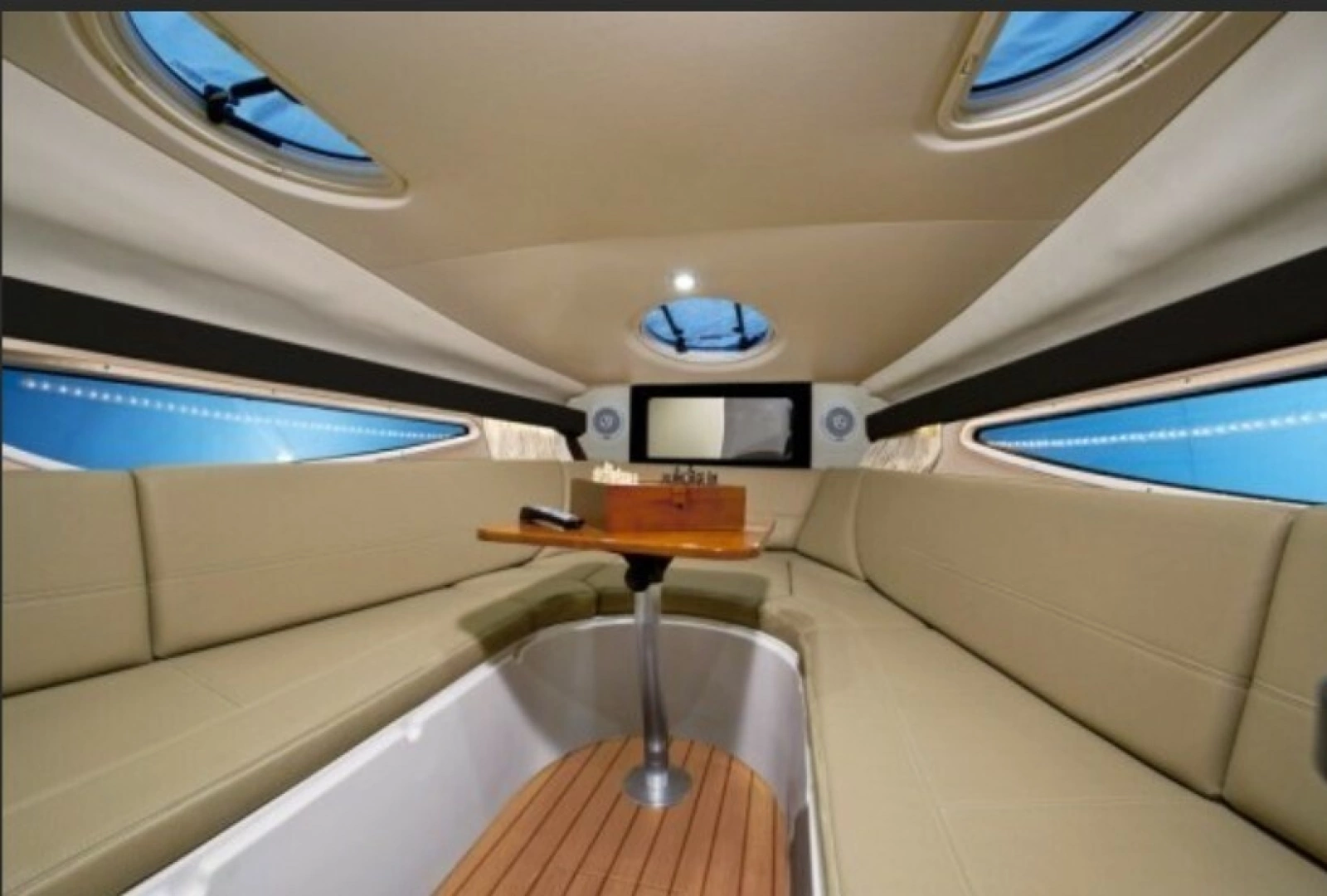 2014 Regal 28 Express
