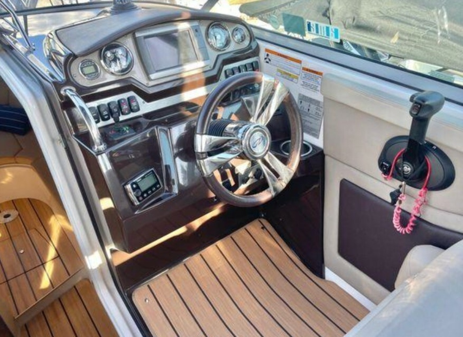 2014 Regal 28 Express