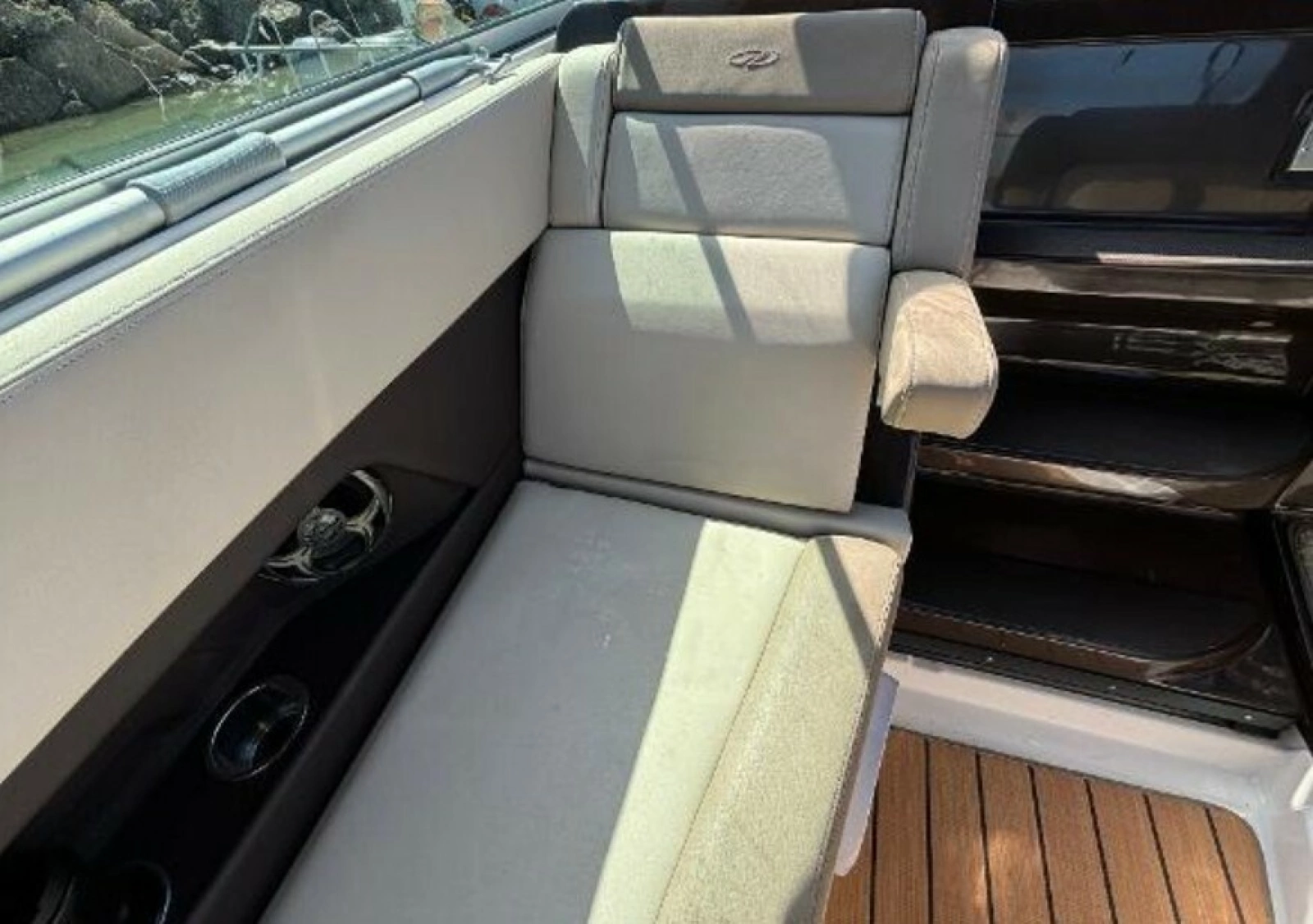 2014 Regal 28 Express