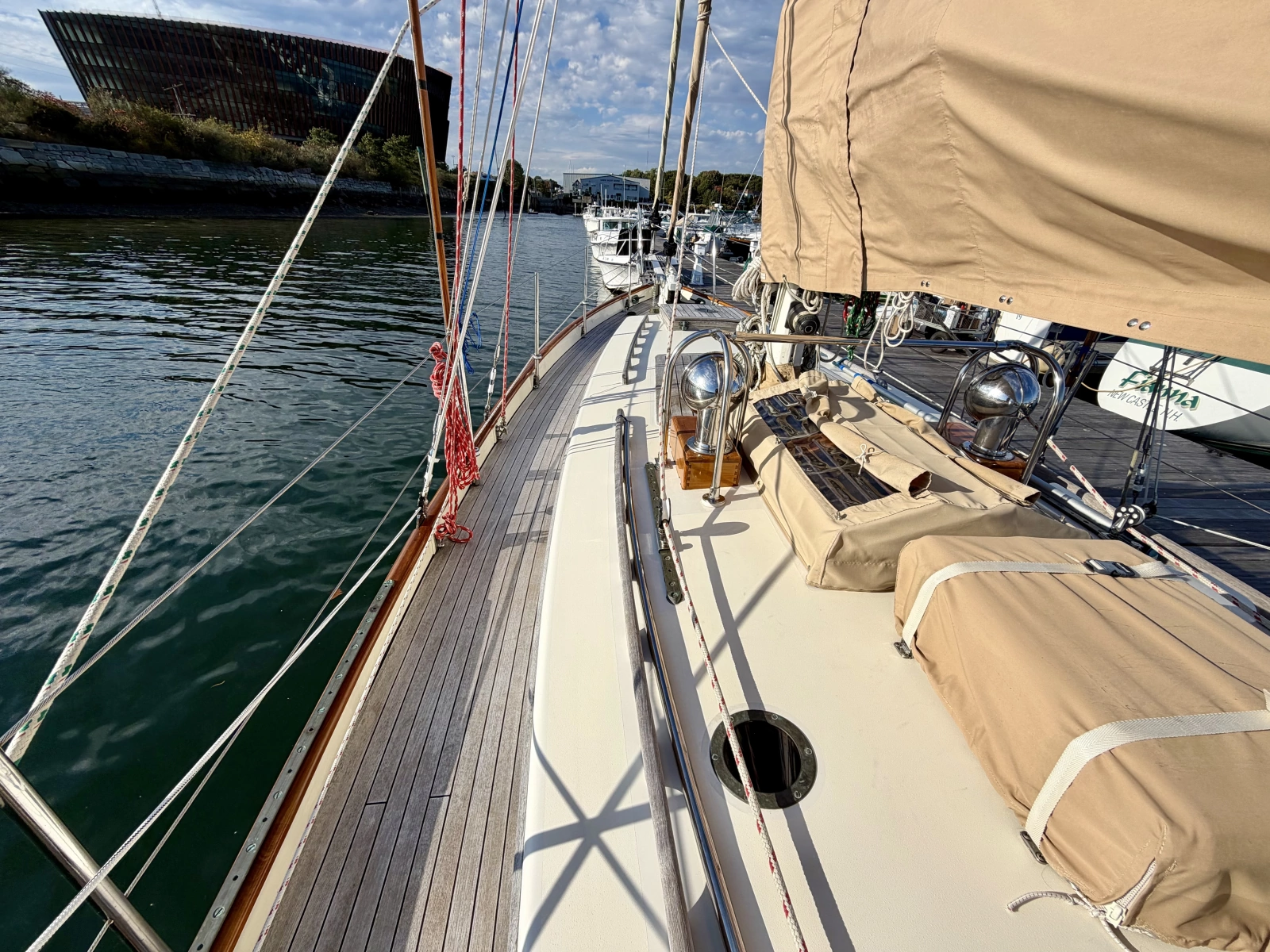 1986 Cape George 