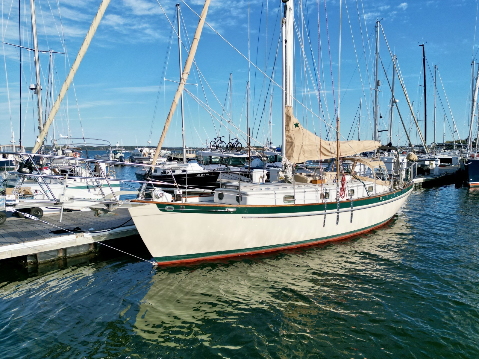 1986 Cape George 