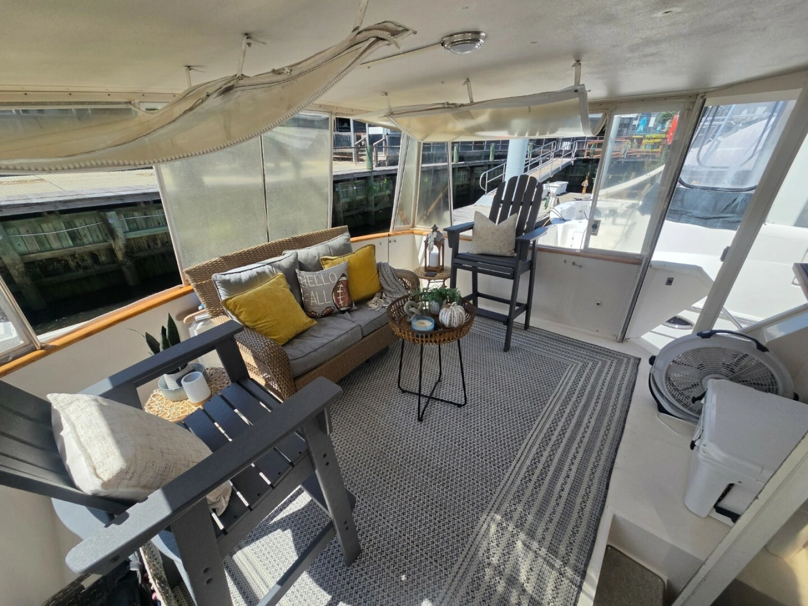 1990 Viking 44 Aft Cabin Motor Yacht