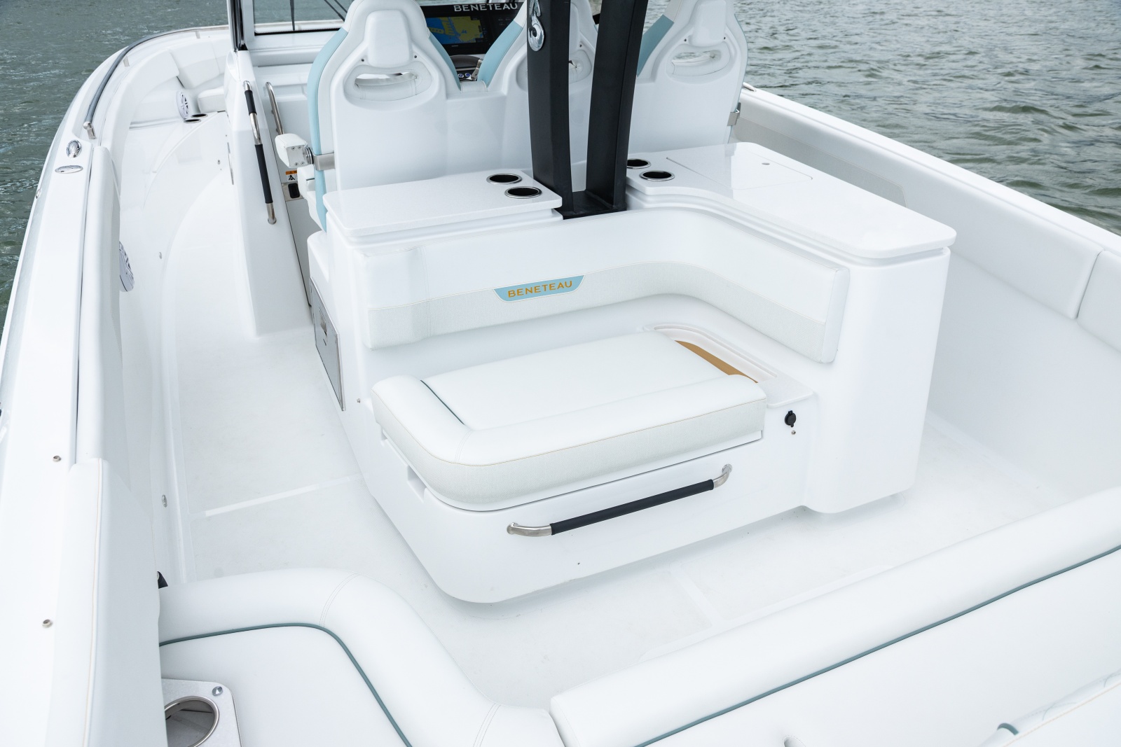 2027 Beneteau