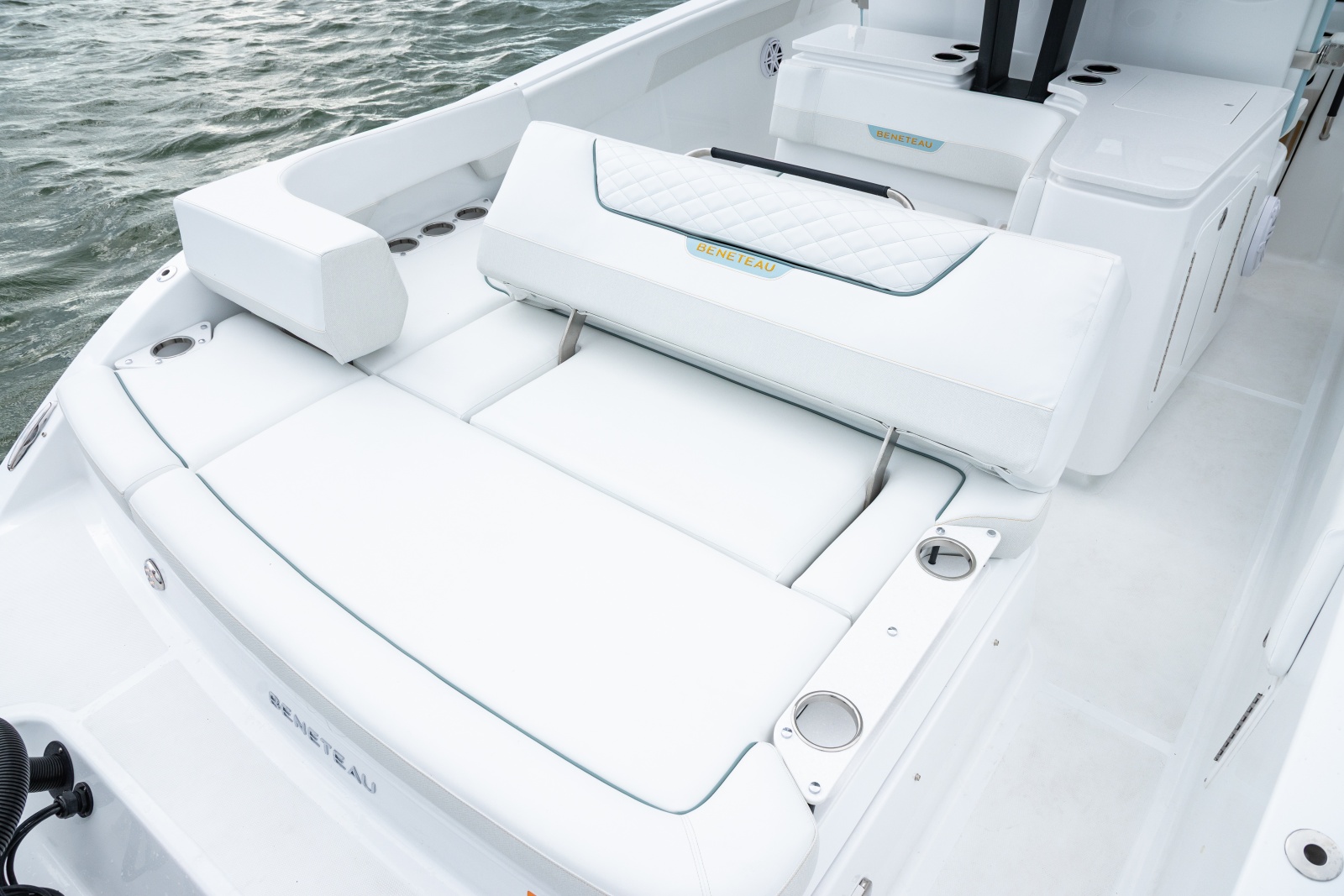 2027 Beneteau