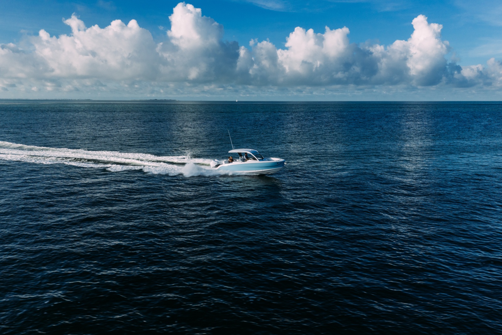 2027 Beneteau