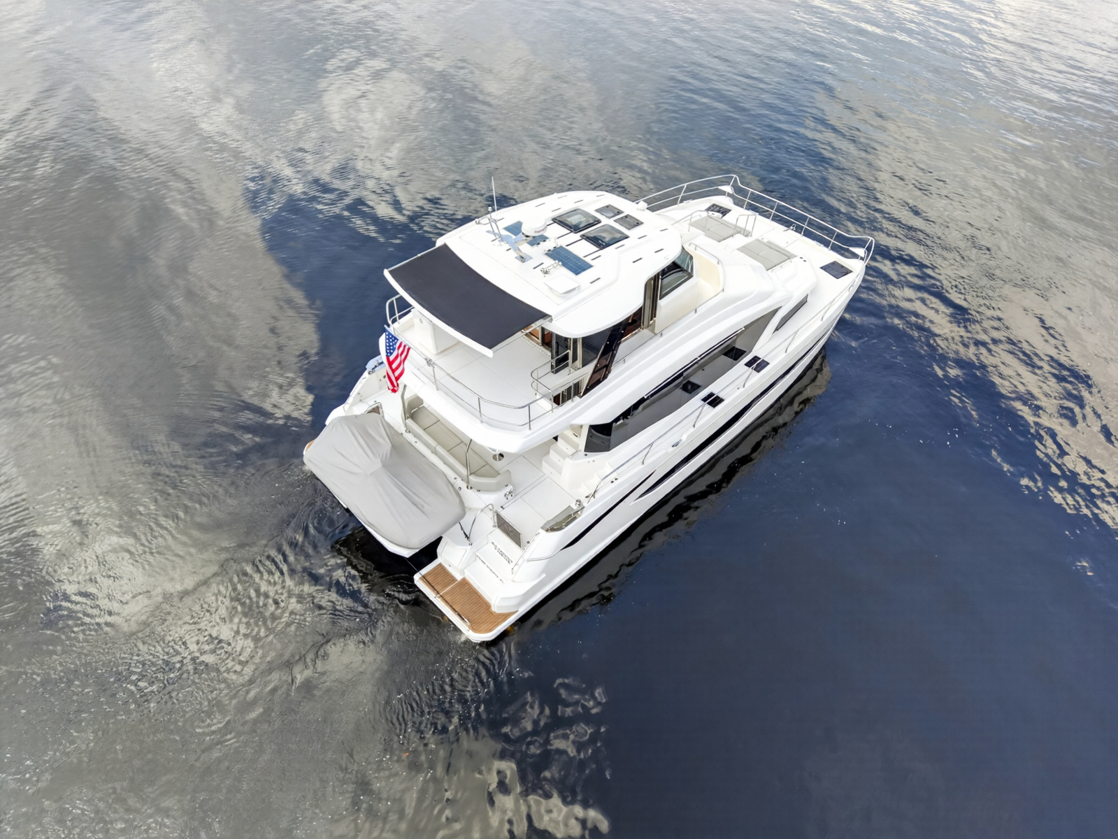 2025 Aquila 54 YACHT