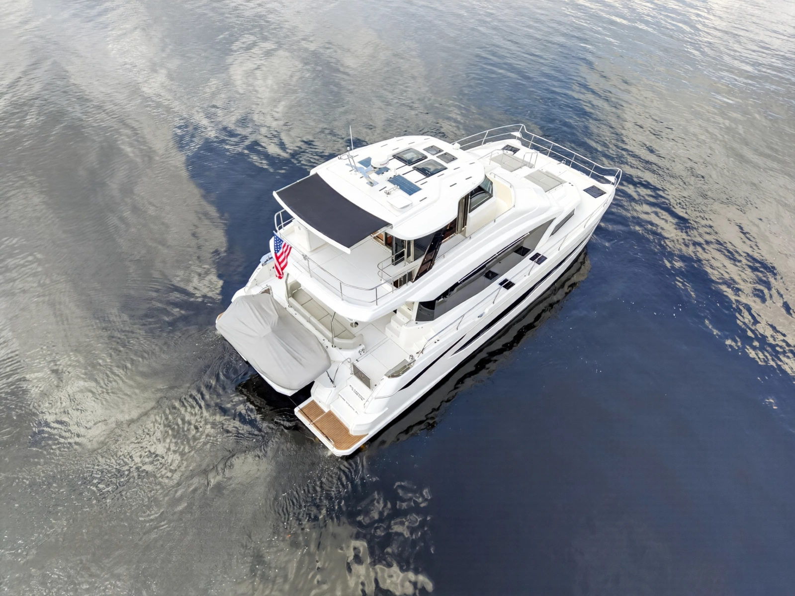 2025 Aquila 54 YACHT