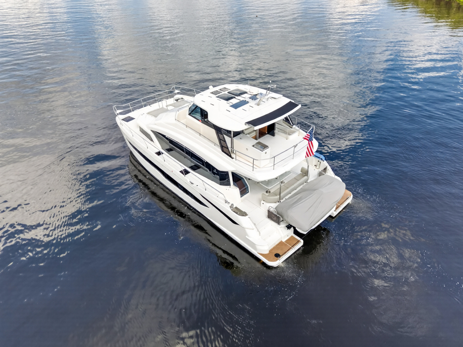 2025 Aquila 54 YACHT