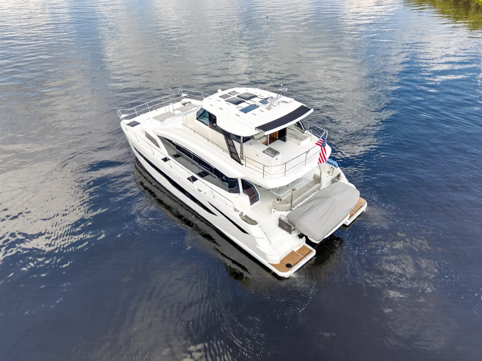 2025 Aquila 54 YACHT