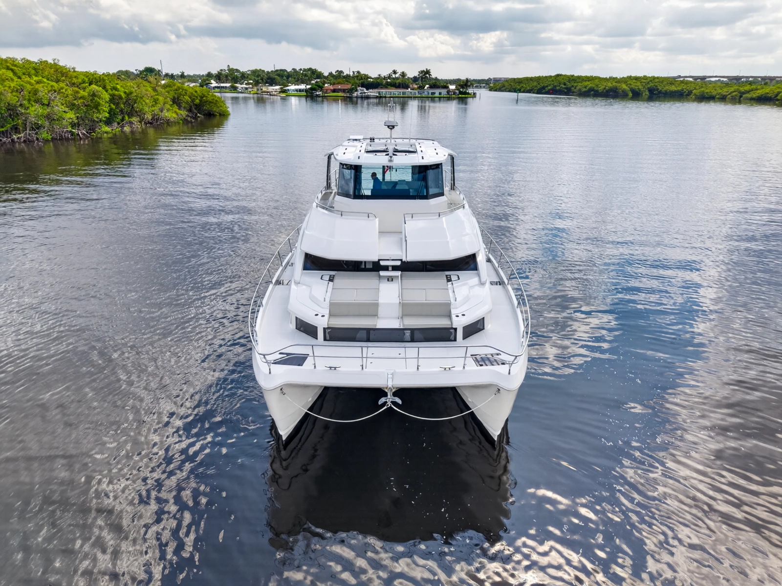 2025 Aquila 54 YACHT