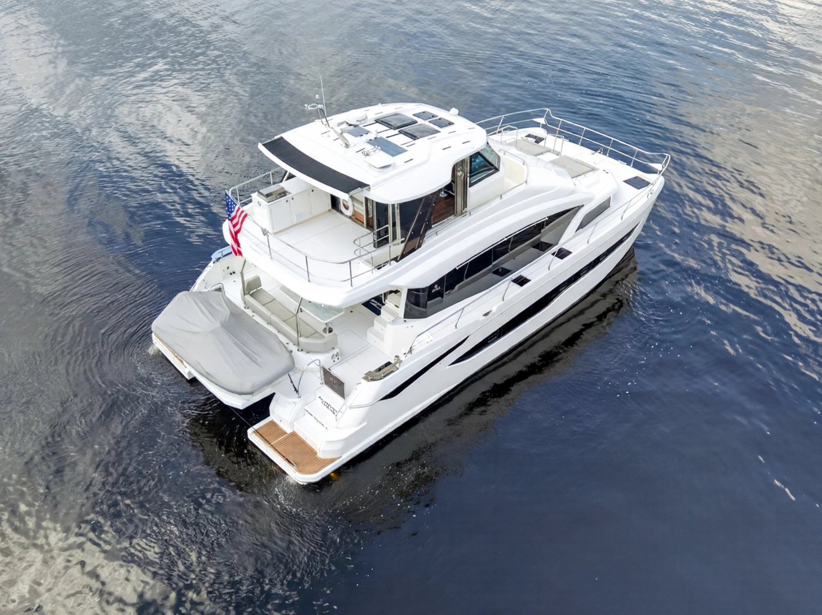 2025 Aquila 54 YACHT